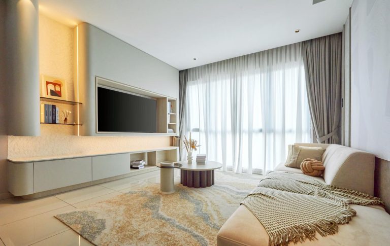 Oakleaf-upper-show-unit-1-living-hall