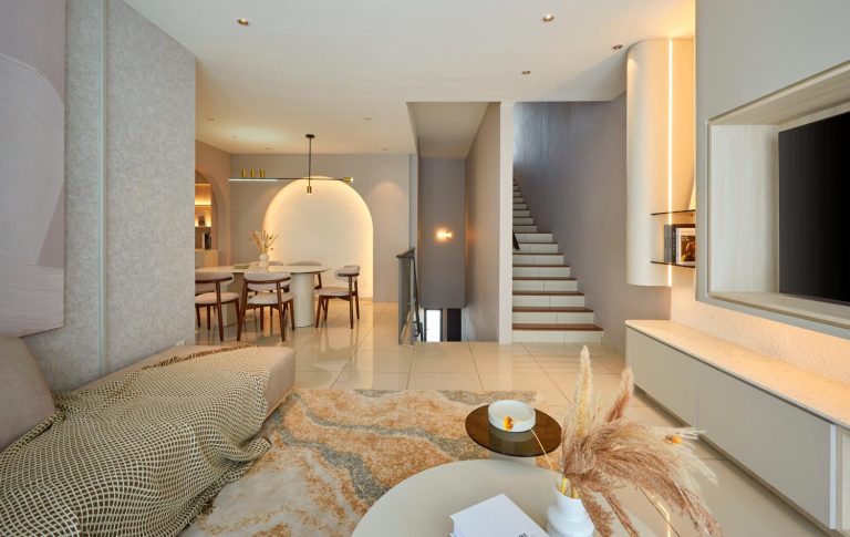 Oakleaf-upper-show-unit-2-living-hall